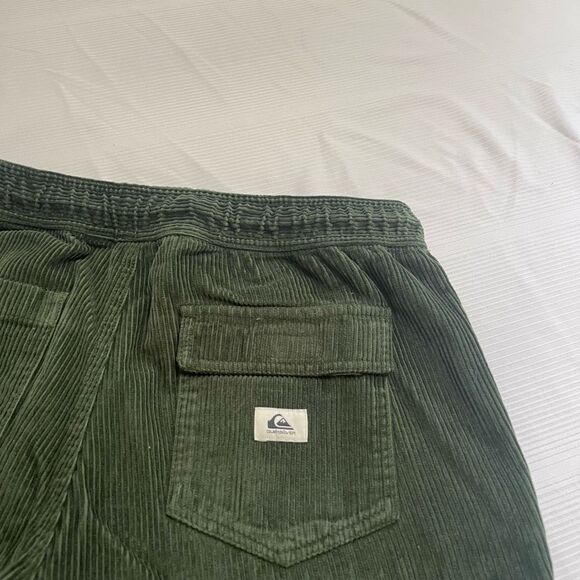 Quiksilver Men’s Green Corduroy Y2k Shorts Size Medium - Picture 8 of 8
